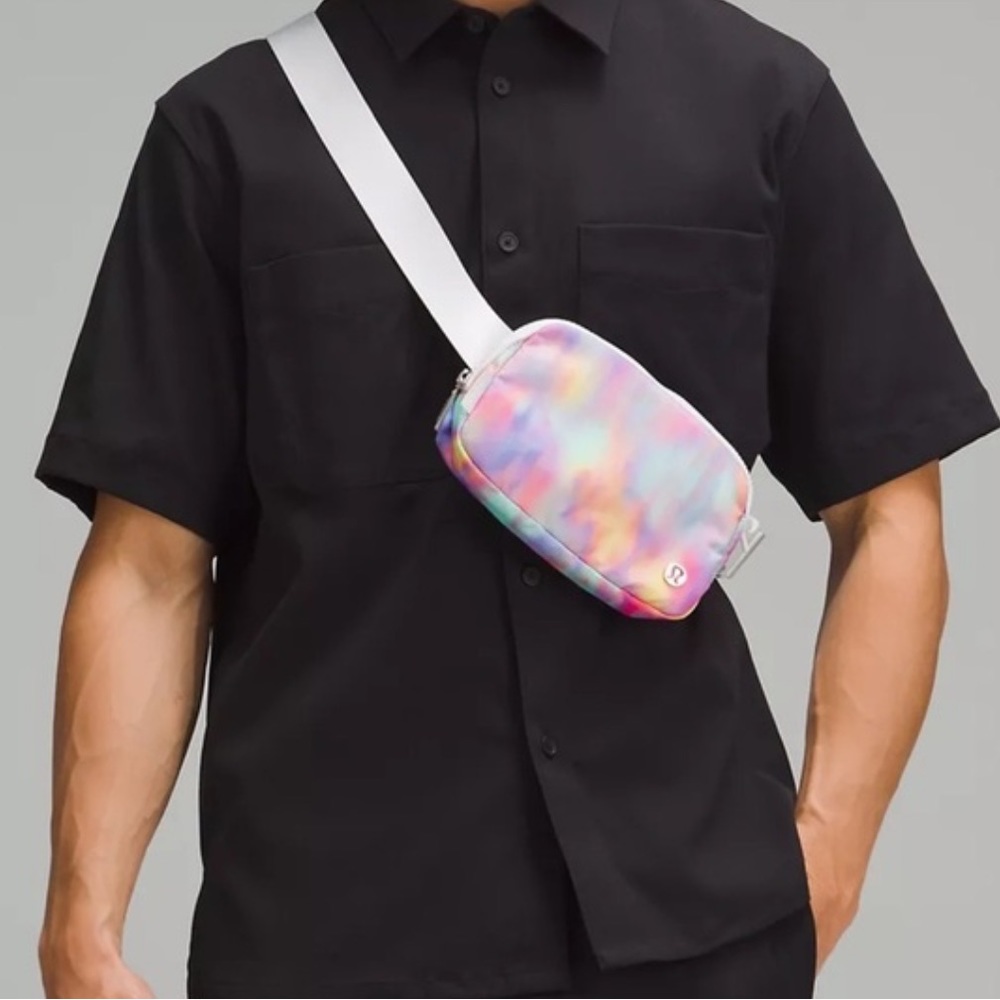 Lululemon Everywhere 1L Belt Bag in Prism Wash